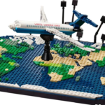 Lego Family Holiday Memories, Adult and Teenage Building Kit, World Map for Crafts, Photo Holder Home Accessory, Cute Family Activity, Gift for Travelers, Him and Her 41838
